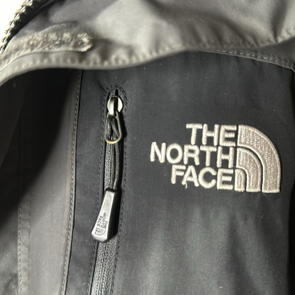 NORTH FACE Gray/Black Jacket - Picture 2 of 9